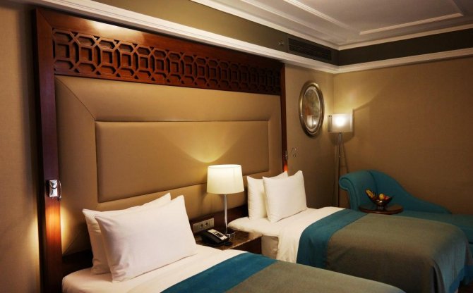 Aana Hotel Orumieh photo 9