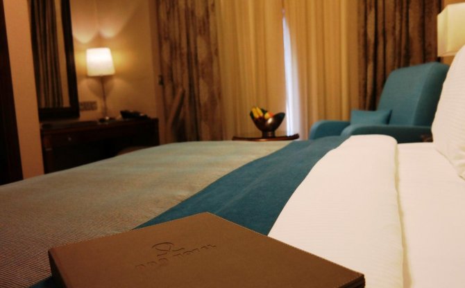 Aana Hotel Orumieh photo 8
