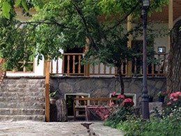 عکس اقامتگاه گل شهمیرزاد سمنان