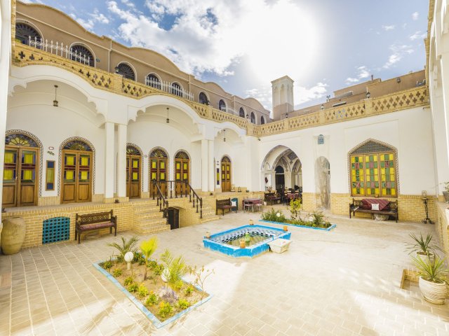 عکس اقامتگاه آمیرزا کاشان