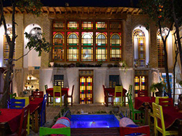 عکس اقامتگاه عمارت هفت رنگ شیراز