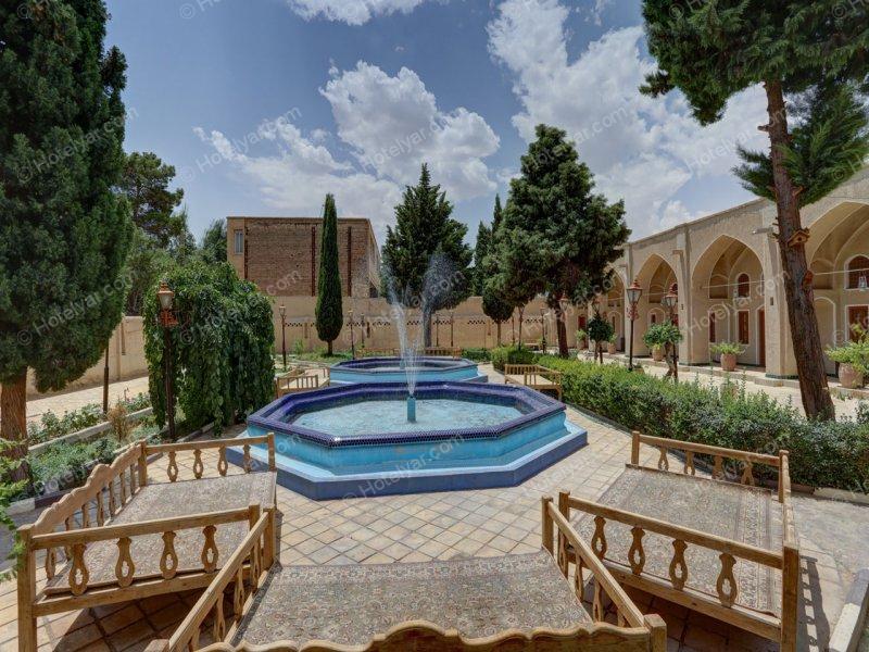 عکس هتل جهانگردی نائین شماره 1