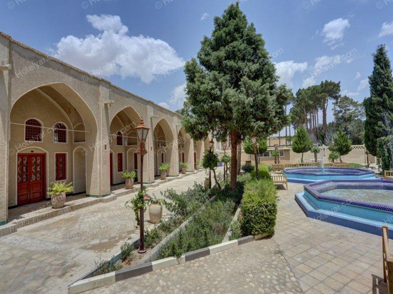 عکس هتل جهانگردی نائین