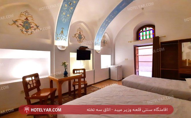 عکس اقامتگاه سنتی قلعه وزیر میبد