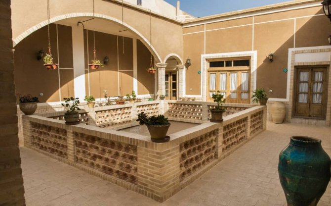 عکس اقامتگاه سنتی آرا یزد