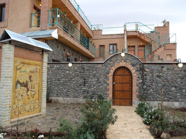 عکس بوم گردی گلجان زنجان