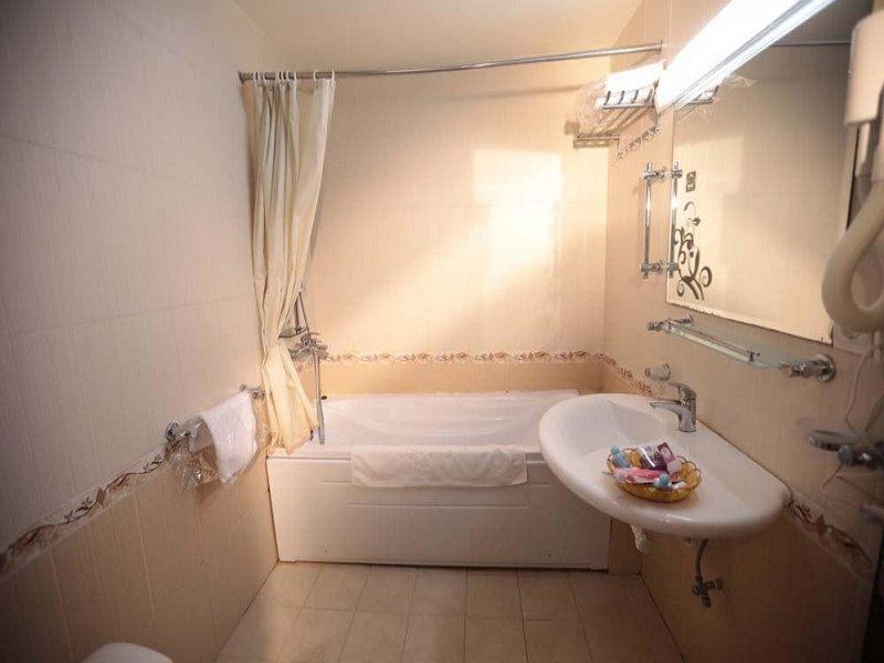 Parsia Hotel Qom photo 18