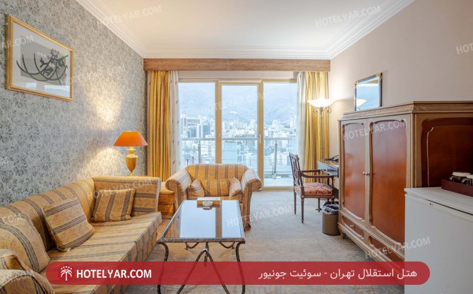 استقلال تهران سوئیت جونیور 4