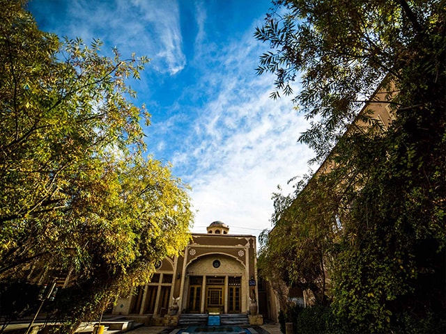 هتل باغ مشیرالممالک یزد